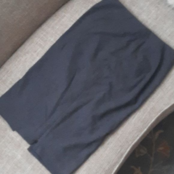 Armani Collezioni Dresses & Skirts - Euc Wool Cashmere blend Armani pencil skirt w adjustable high slit